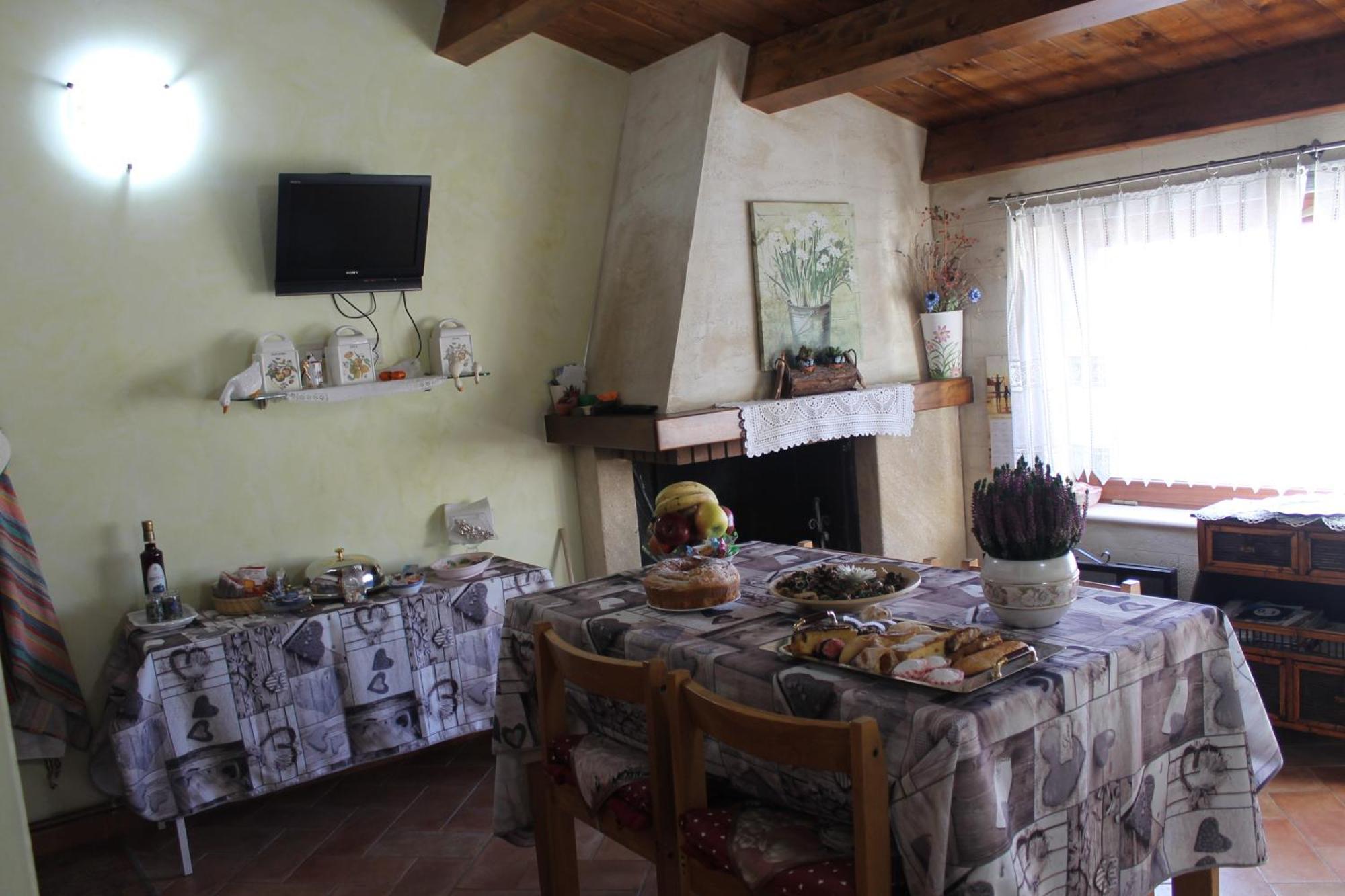 Medieval Village Of Pacentro מראה חיצוני תמונה