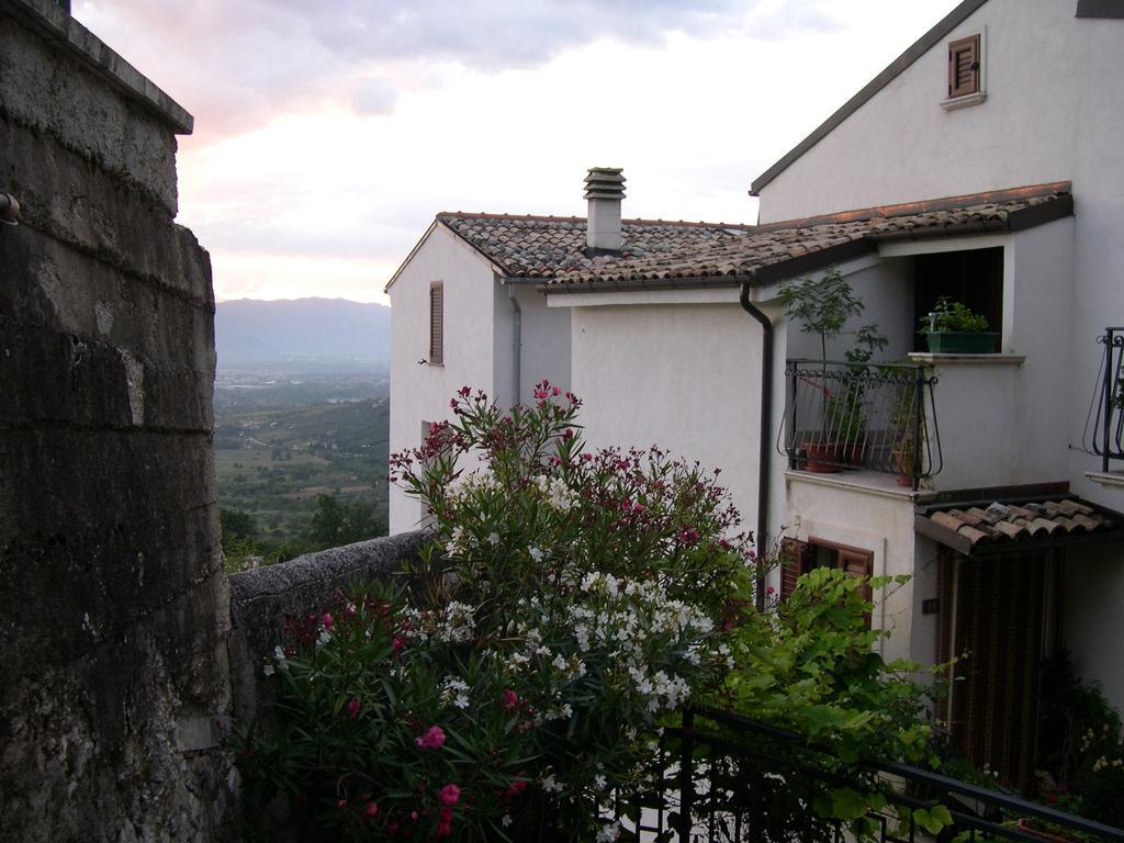 Medieval Village Of Pacentro חדר תמונה